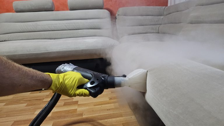 Curățare tapițerie Oradea – confort zilnic în locuință