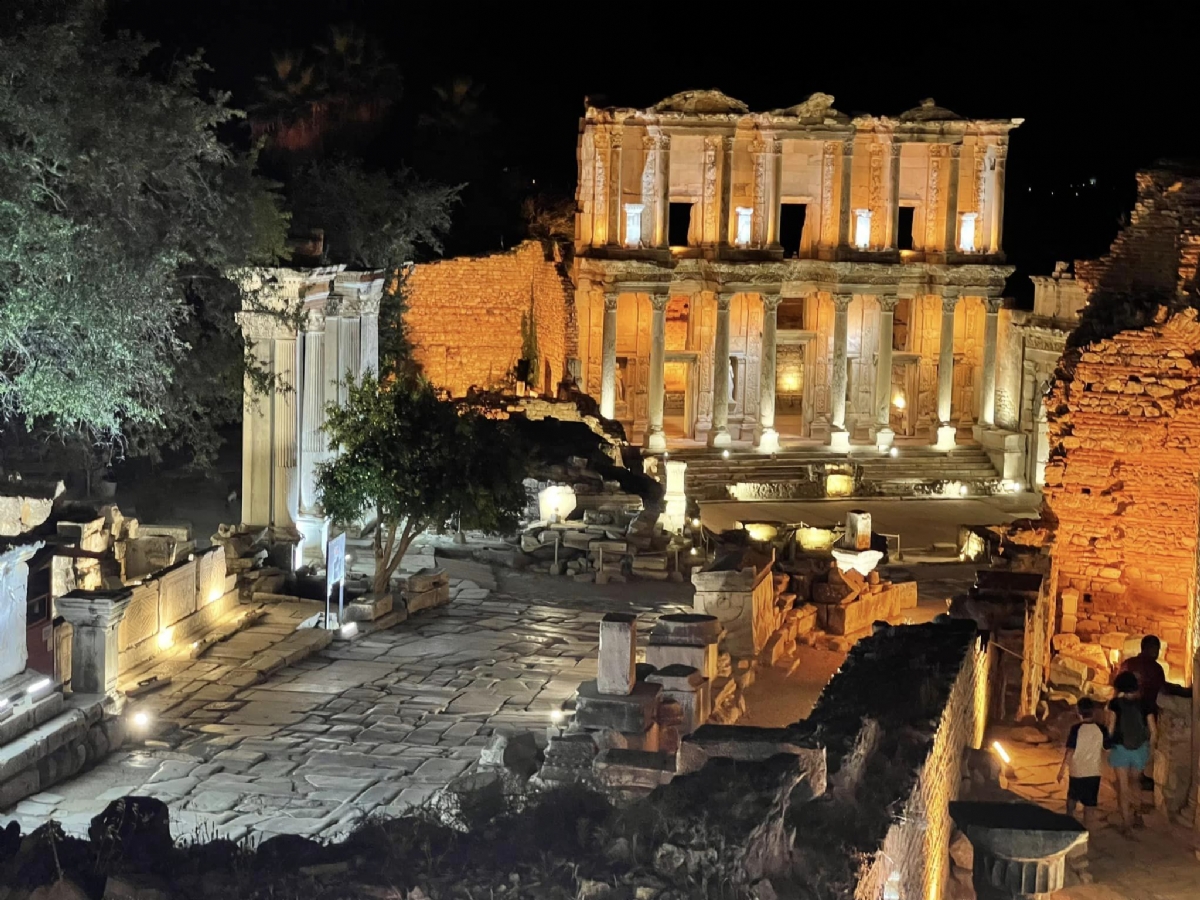 7-İzmir Ephesus Ancient City Night Museum